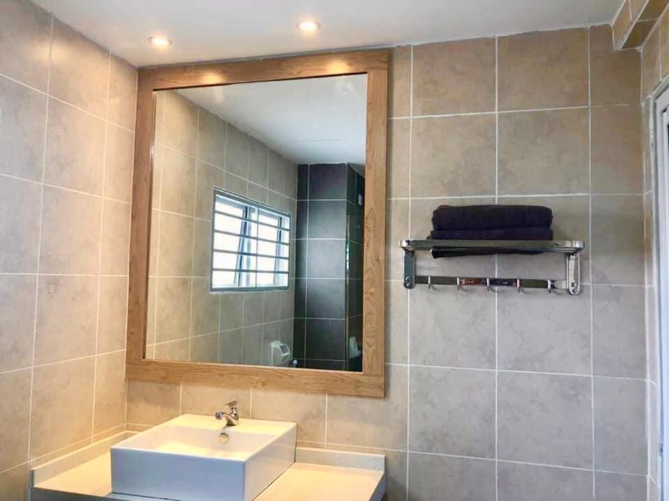 Sofiamuslim Homestay Putrajaya- Near Alamanda Mall & Federal Government Administrative Centre Kompleks Abcdef Ngoại thất bức ảnh